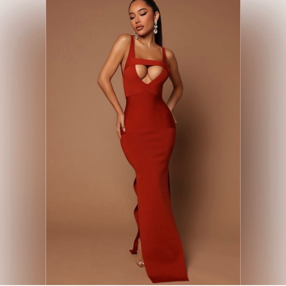 Elegant Rust Maxi Dress